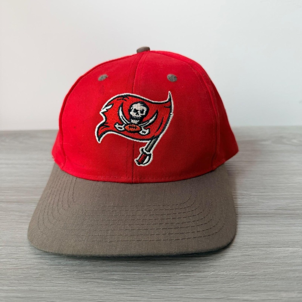 Logo 7 Tampa Bay Buccaneers NFL Snapback Hat Red Gray Vintage One Size